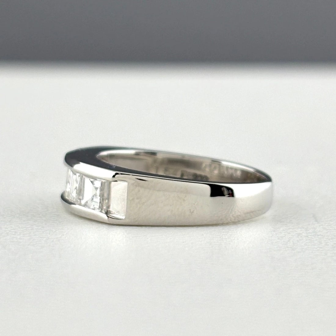 MELEE DIAMOND DESIGN RING - 3