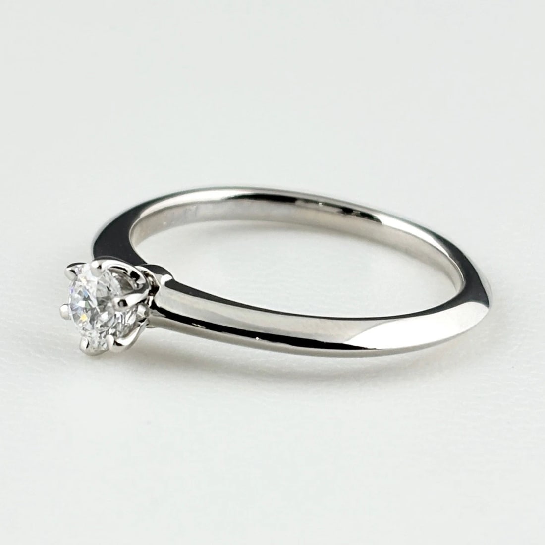 TIFFANY&CO. SOLITAIRE RING: TIFFANY&Co. Solitaire ring Brand: TIFFANY&Co. Type/Style: Ring Material: Pt950, Color: PT Size: US 7 to 7.5 Accessories: None Accessories Notice: When purchasing pre-owned goods, please refer to the