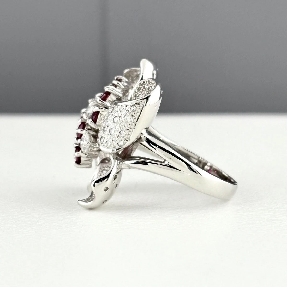FLOWER MOTIF DESIGN RING - 3
