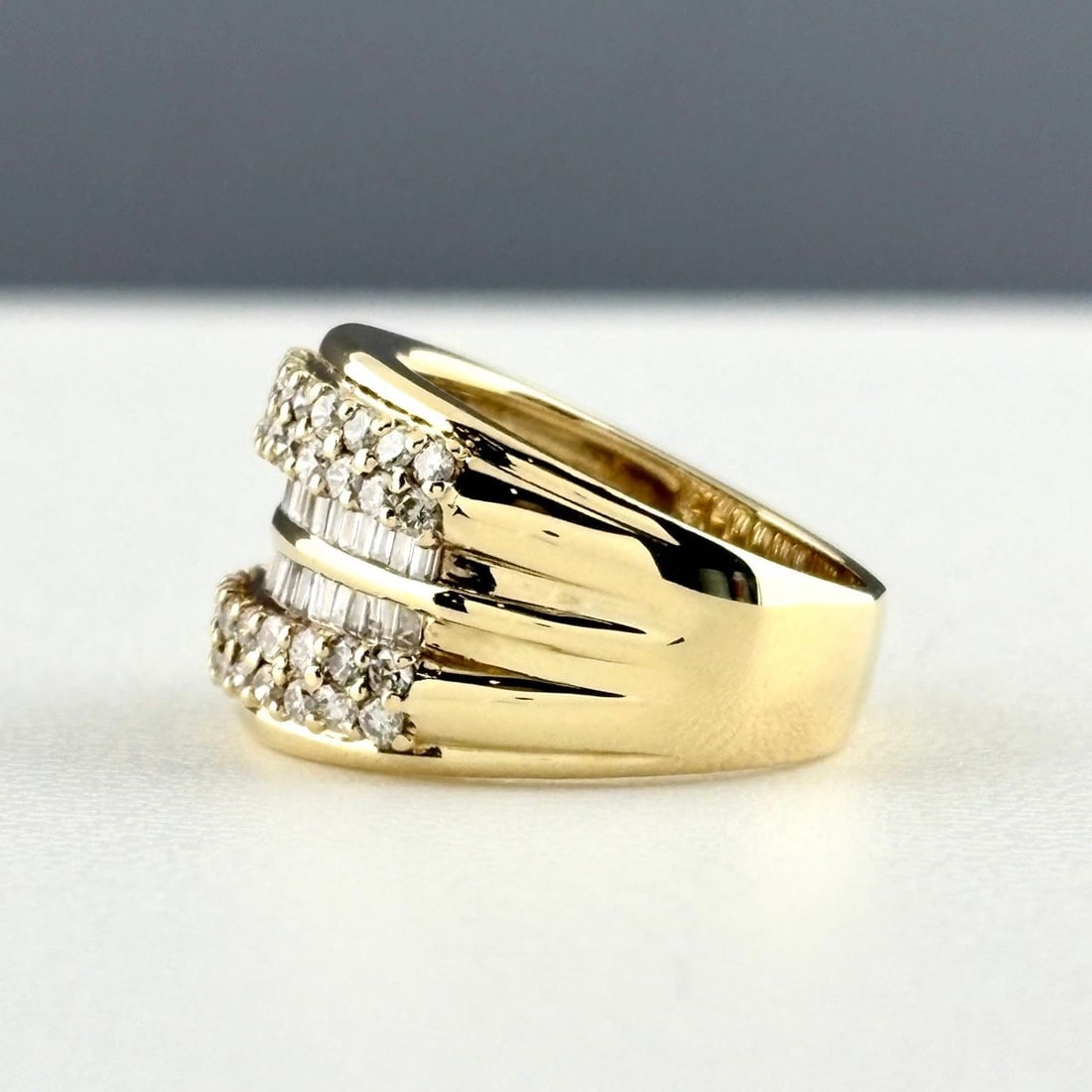 MELEE DIAMOND DESIGN RING - 3