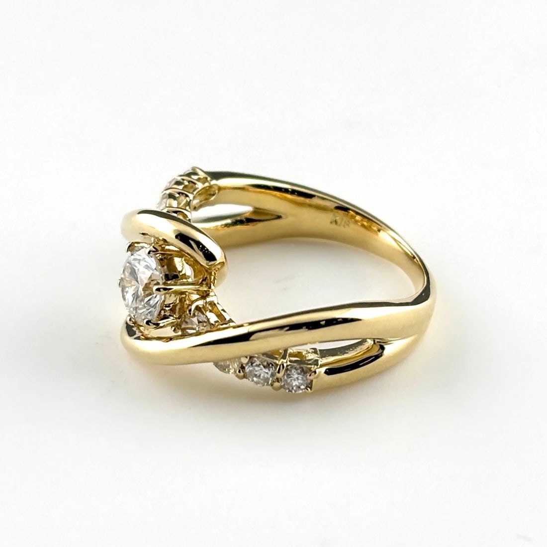 DIAMOND DESIGN RING: diamond design ring Brand: Unbranded Type/Style: Ring Material: 18K YG, Color: YG Size: US 5.5 Accessories: None Accessories Notice: When purchasing pre-owned goods, please refer to the ph