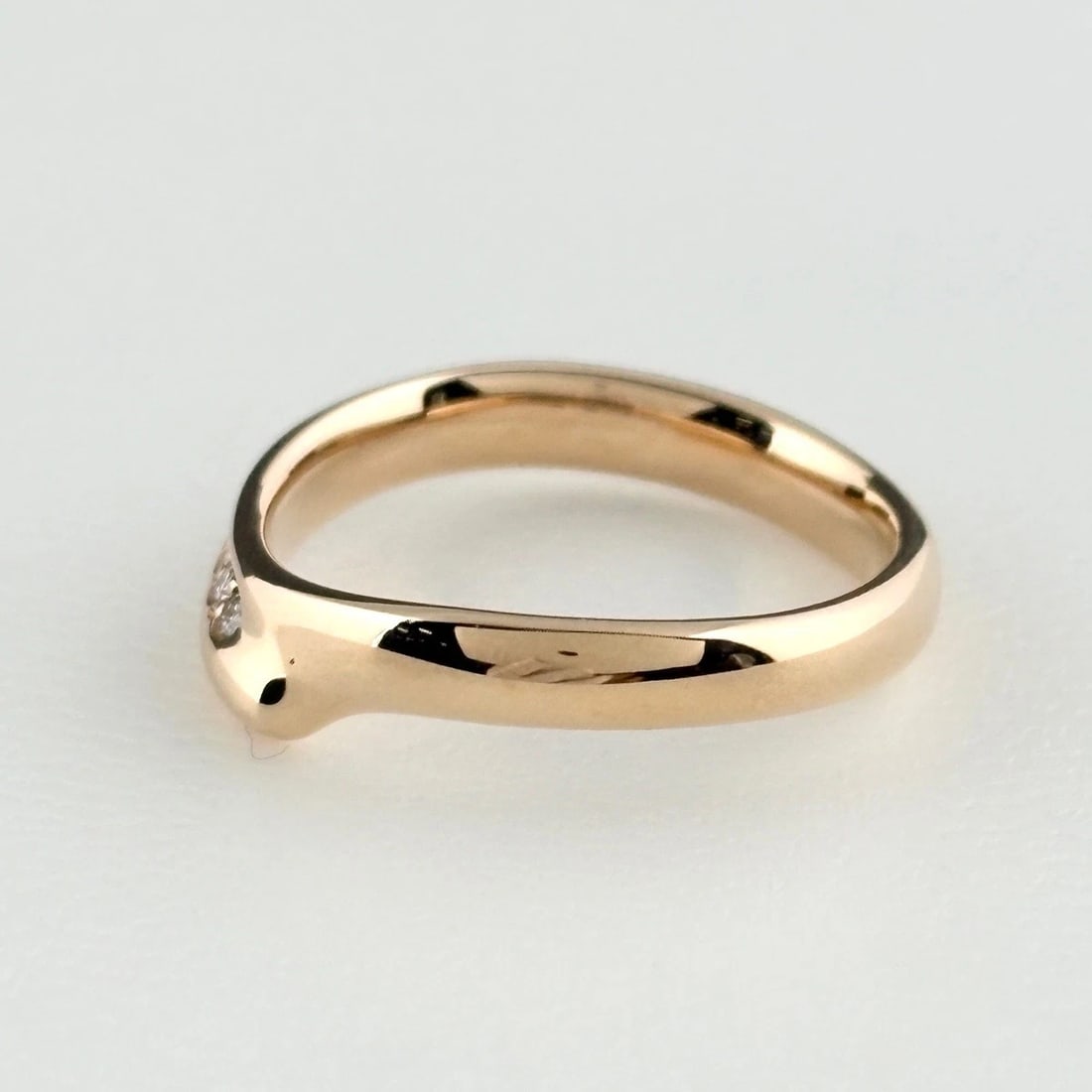 TIFFANY&CO. OPEN HEART BAND RING: TIFFANY&Co. Open heart band ring Brand: TIFFANY&Co. Type/Style: Ring Material: 18K PG, Color: PG Size: US 4.5 to 5 Accessories: None Accessories Notice: When purchasing pre-owned goods, please refer