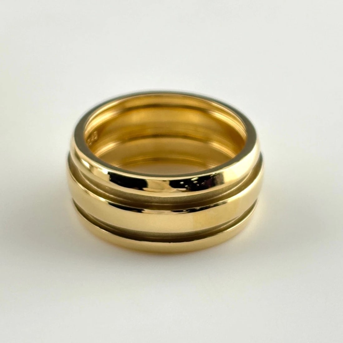 TIFFANY&CO. ATLAS RING: TIFFANY&Co. Atlas Ring Brand: TIFFANY&Co. Type/Style: Ring Material: 18K YG, Color: YG Size: US 6 Accessories: None Accessories Notice: When purchasing pre-owned goods, please refer to the photos of