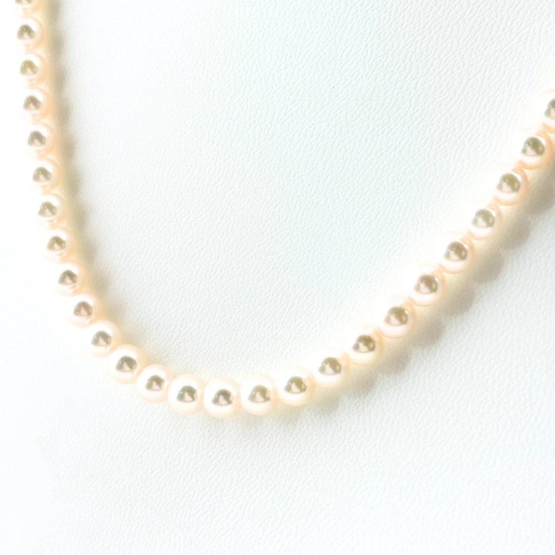 TASAKI PEARL NECKLACE: TASAKI Pearl Necklace Brand: TASAKI Type/Style: Necklace Material: SV, Main Stone Pearl Color: Silver Size: Chain / code 122cm(48") Accessories: None Accessories Notice: When purchasing pre-owned
