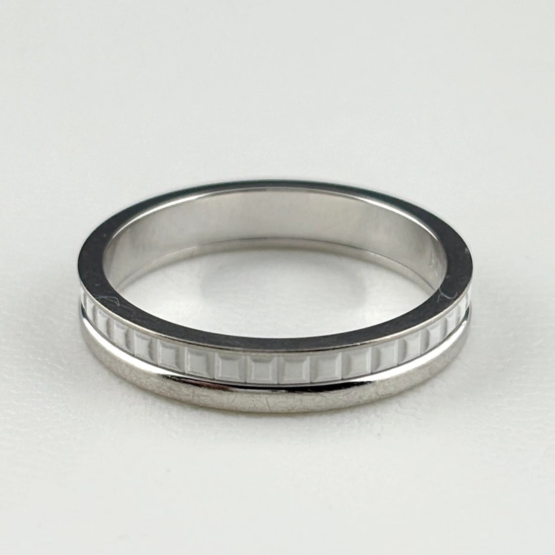 BOUCHERON QUATRE DOUBLE WHITE RING: Boucheron Quatre Double White Ring Brand: Boucheron Type/Style: Ring Material: 750, Color: None Size: US 7.5 to 8 Accessories: None Accessories Notice: When purchasing pre-owned goods, please refer