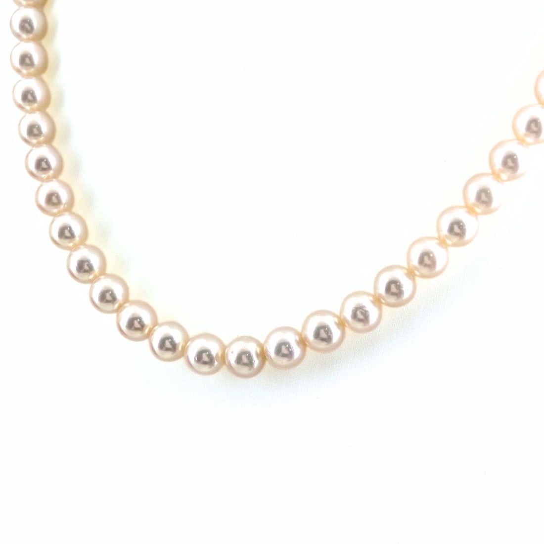 TASAKI PEARL NECKLACE: TASAKI Pearl Necklace Brand: TASAKI Type/Style: Necklace Material: SV, Main Stone Pearl Color: Silver Size: Chain / code 43cm(16.9") Accessories: None Accessories Notice: When purchasing pre-owned
