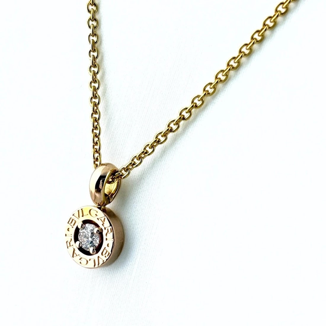 BVLGARI YELLOW GOLD PENDANT NECKLACE: BVLGARI Yellow Gold Pendant Necklace Brand: BVLGARI Type/Style: Necklace Material: 18K YG, Color: YG Size: Chain / code 44cm(17.3") Total length of the pendant head including a bail 15.8?9.1mm(0.6")