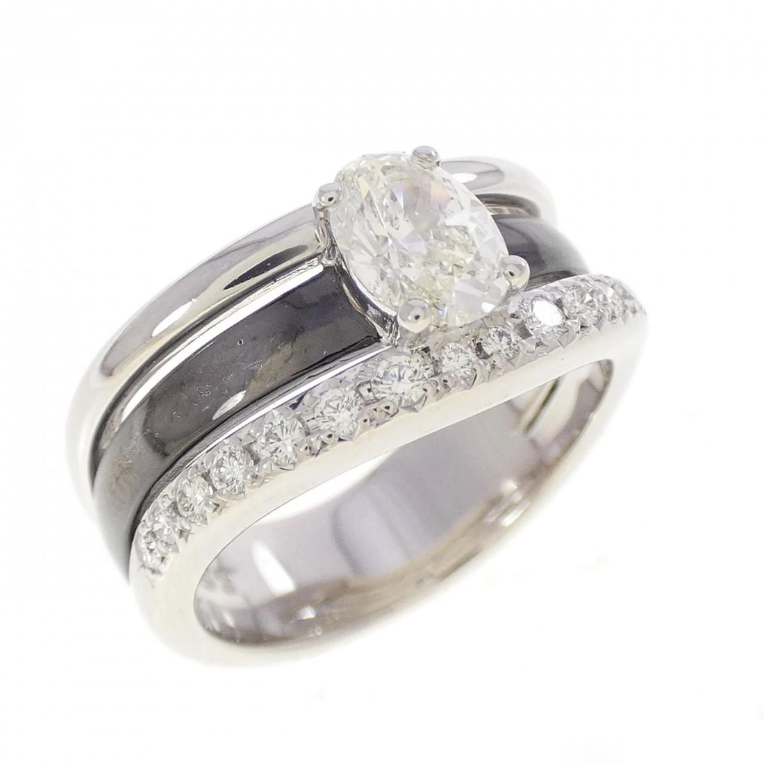 TASAKI DIAMOND RING: TASAKI Diamond Ring Brand: TASAKI Type/Style: Tasaki Ring Material: Platinum900, Main Stone Natural Color: SILVER Size: US6 1/4 Accessories: None Accessories Notice: When purchasing pre-owned goods,