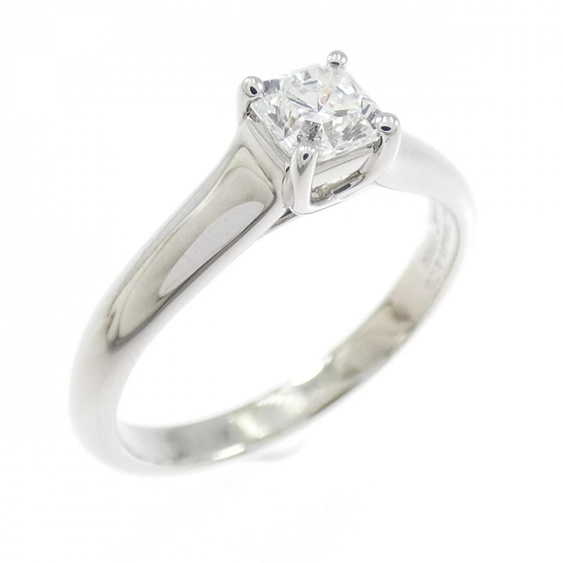 TIFFANY & CO. LUCIDA RING: TIFFANY & Co. Lucida Ring Brand: TIFFANY&Co. Type/Style: TIFFANY & Co. Ring Material: Platinum950, Main Stone Natural Color: SILVER Size: US5 1/2 Accessories: None Accessories Notice: When