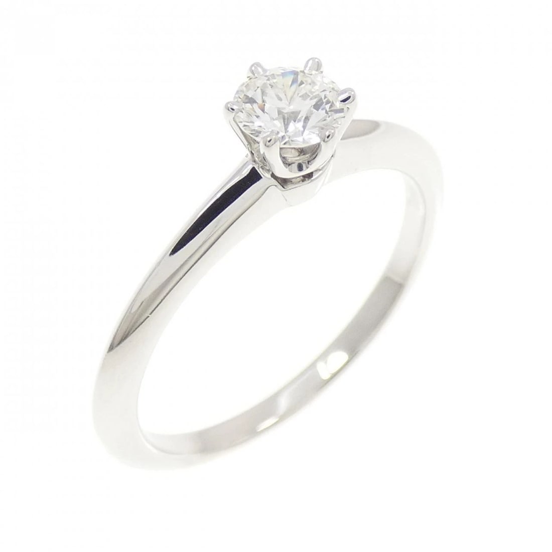 TIFFANY & CO. CLASSIC SOLITAIRE RING: TIFFANY & Co. Classic Solitaire Ring Brand: TIFFANY&Co. Type/Style: TIFFANY & Co. Ring Material: Platinum950, Main Stone Natual Color: SILVER Size: US5 1/2 Accessories: None Accessories Notice: When