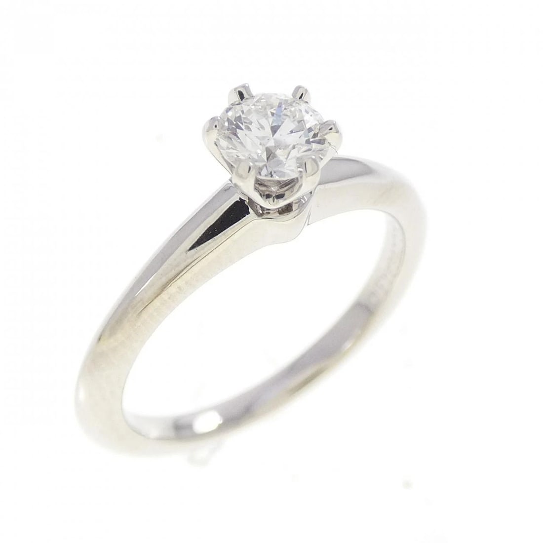 TIFFANY & CO. CLASSIC SOLITAIRE RING: TIFFANY & Co. Classic Solitaire Ring Brand: TIFFANY&Co. Type/Style: TIFFANY & Co. Ring Material: Platinum950, Main Stone Natural Color: SILVER Size: US4 Accessories: None Accessories Notice: When