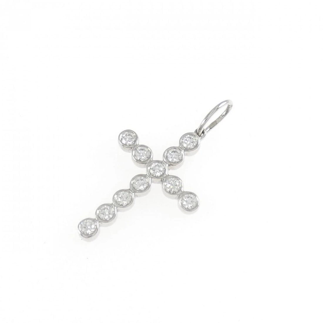 TIFFANY&CO. DIAMOND PENDANT: TIFFANY&Co. Diamond Pendant Brand: TIFFANY&Co. Type/Style: TIFFANY&Co. Pendant/Brooch Material: Platinum950, Main Stone Natural Color: SILVER Size: Actual Size Approx. length x width: 22.9mm x 12.2mm 