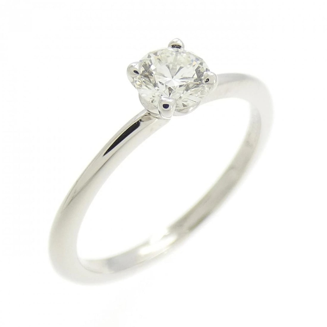 TIFFANY & CO. TRUE RING: TIFFANY & Co. True Ring Brand: TIFFANY&Co. Type/Style: TIFFANY & Co. Ring Material: Platinum, Main Stone Natural Color: SILVER Size: US3 1/4 Accessories: None Accessories Notice: When purchasing
