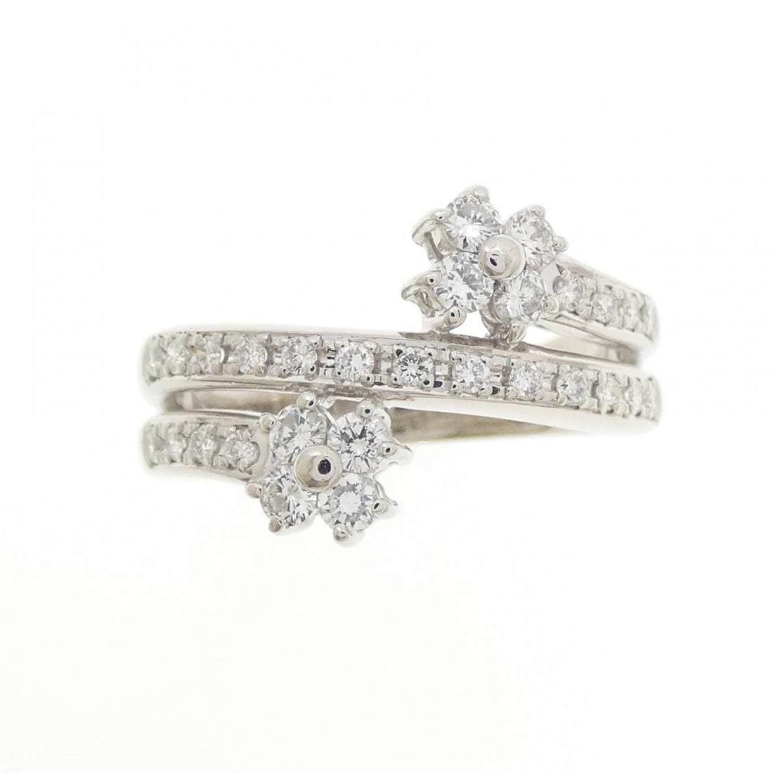 TASAKI DIAMOND RING: Tasaki Diamond Ring Brand: TASAKI Type/Style: Tasaki Ring Material: Platinum900, Main Stone Natural Color: SILVER Size: US6 1/4 Accessories: None Accessories Notice: When purchasing pre-owned goods,