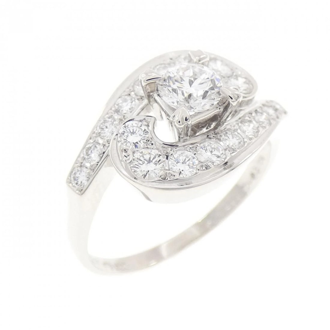 MIKIMOTO DIAMOND RING: Mikimoto Diamond Ring Brand: MIKIMOTO Type/Style: Mikimoto Ring Material: Platinum900, Main Stone Natural Color: silver Size: US6 1/2 Accessories: None Accessories Notice: When purchasing pre-owned