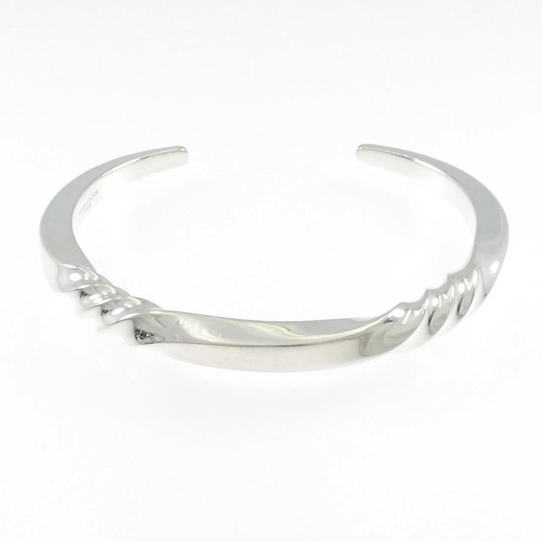 TIFFANY & CO. 925 BANGLE: TIFFANY & Co. 925 Bangle Brand: TIFFANY&Co. Type/Style: TIFFANY & Co. Bracelet Material: 925Silver, Color: SILVER Size: Length16.5CM Actual Size Max width approx: 6.2mm Accessories: None Accessories