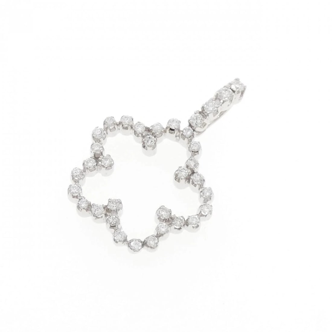 PONTE VECCHIO DIAMOND PENDANT: Ponte Vecchio Diamond Pendant Brand: Ponte Vecchio Type/Style: Ponte Vecchio Pendant/Brooch Material: 750 white gold, Main Stone Natural Color: WHITE GOLD Size: Actual Size Approximate dimensions