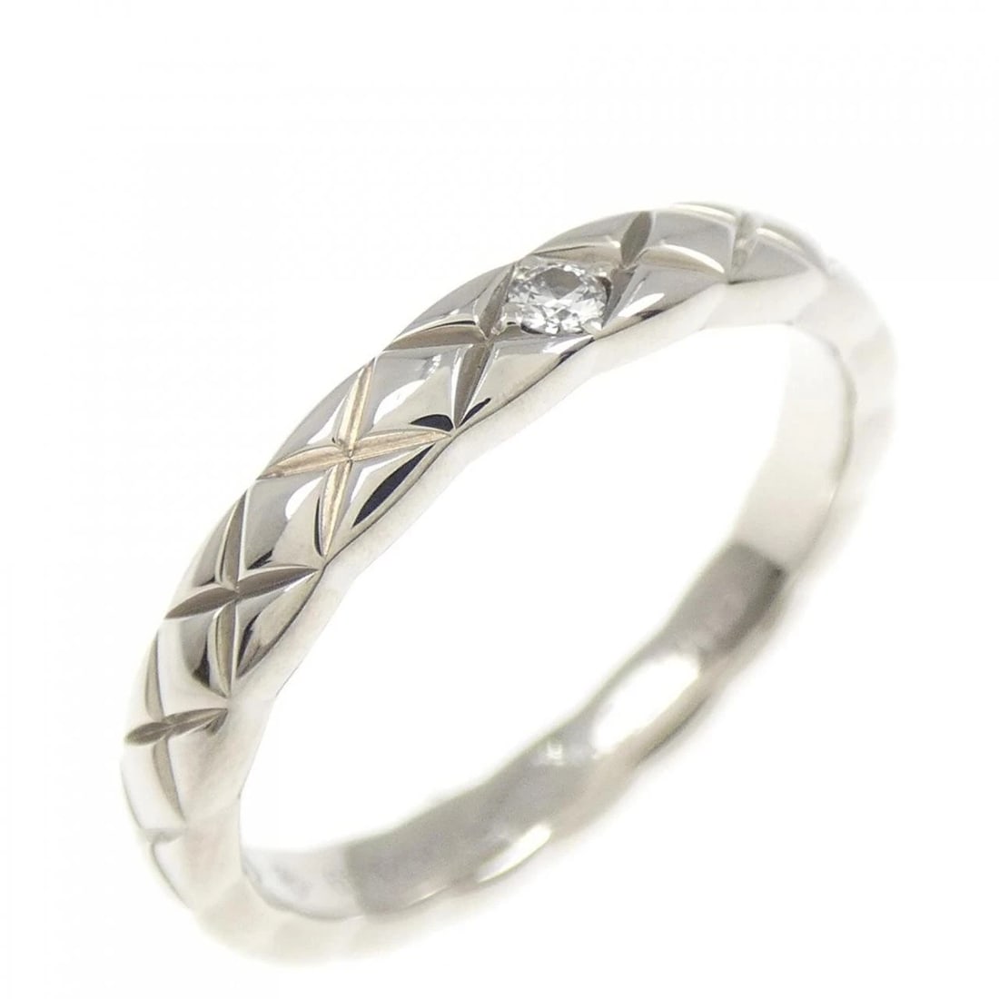CHANEL COCO CRUSH SMALL RING: Chanel Coco Crush Small Ring Brand: CHANEL Type/Style: Chanel Ring Material: Platinum950, Main Stone Natural Color: SILVER Size: US4 3/4(49) Accessories: None Accessories Notice: When purchasing