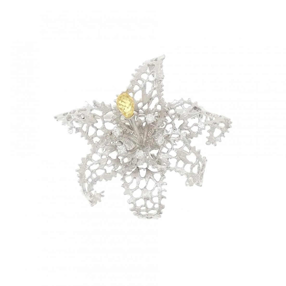 TASAKI SAPPHIRE BROOCH: TASAKI Sapphire Brooch Brand: TASAKI Type/Style: Tasaki Pendant/Brooch Material: 750 white gold, Main Stone Sapphire Color: WHITE GOLD Size: Actual Size Approximate dimensions (height x width):