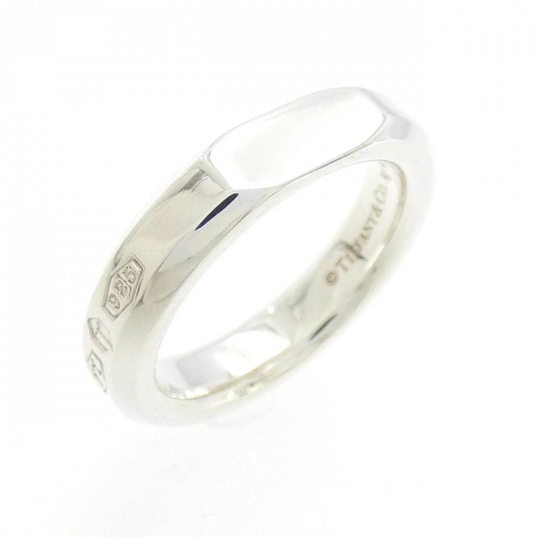 TIFFANY & CO. MAKER'S SLICE NARROW RING: TIFFANY & Co. Maker's Slice Narrow Ring Brand: TIFFANY&Co. Type/Style: TIFFANY & Co. Ring Material: 925Silver, Color: SILVER Size: US5 Accessories: None Accessories Notice: When purchasing pre-owned