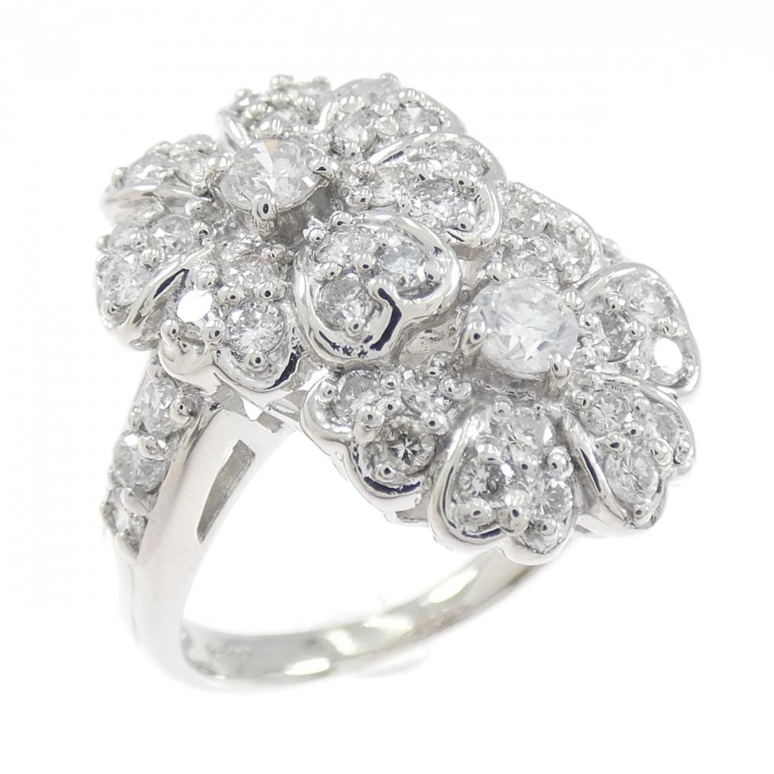 PT900 FLOWER DIAMOND RING: PT900 Flower Diamond Ring Brand: Unbranded Type/Style: Diamond Ring Material: Platinum900, Main Stone Natural Color: silver Size: US5 3/4 Accessories: None Accessories Notice: When purchasing