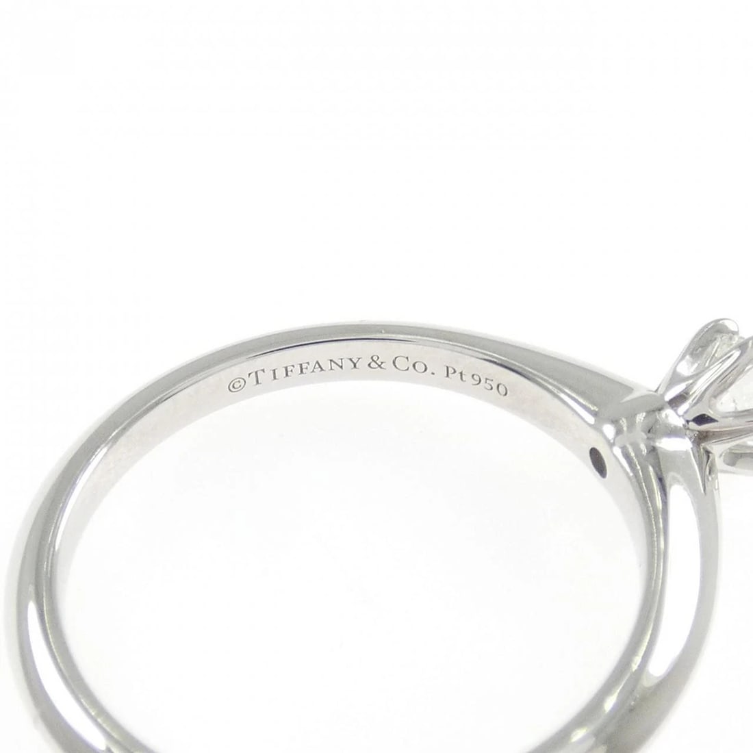 TIFFANY&CO. CLASSIC SOLITAIRE RING - 3