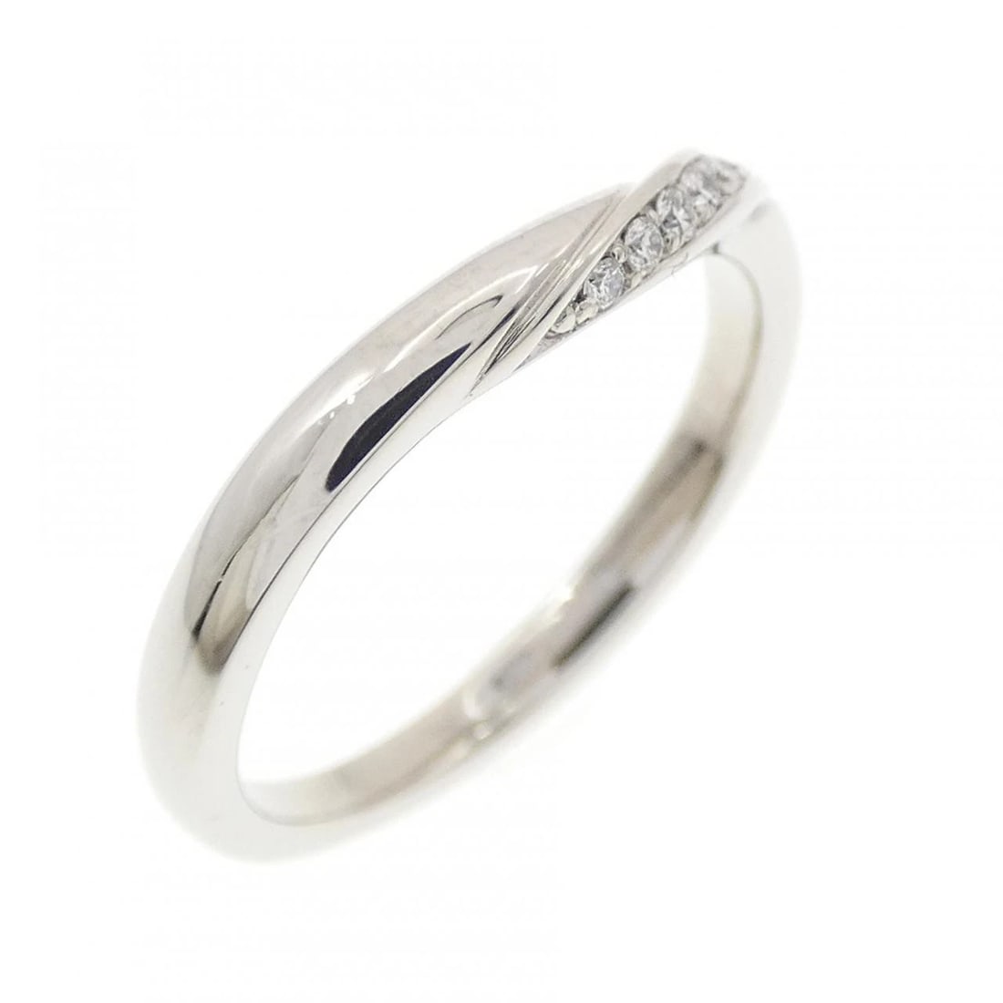 DIAMOND RING: Diamond Ring Brand: 4? Type/Style: 4?C Ring Material: Platinum995, Main Stone Natural Color: Natural Size: US4 1/2 Accessories: None Accessories Notice: When purchasing pre-owned goods, please refer