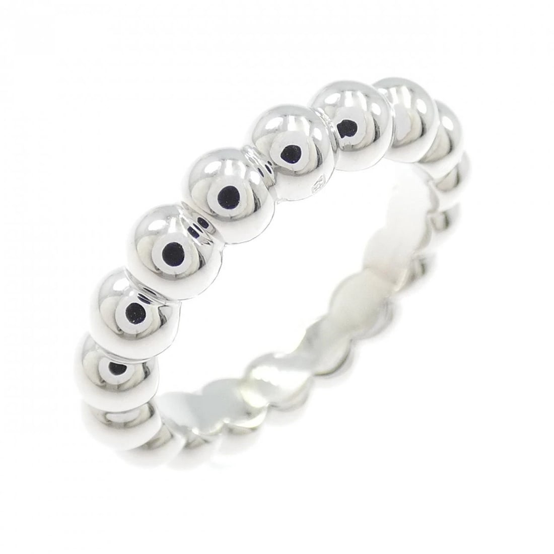 VAN CLEEF & ARPELS PERLEE LARGE MODEL RING: Van Cleef & Arpels Perlee Large Model Ring Brand: Van Cleef & Arpels Type/Style: Van Cleef & Arpels Ring Material: 750 white gold, Color: WHITE GOLD Size: US3 1/4(45) Accessories: None Accessories