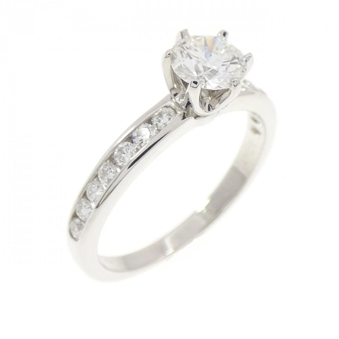TIFFANY&CO. SOLITAIRE CHANNEL SETTING RING: TIFFANY&Co. Solitaire Channel Setting Ring Brand: TIFFANY&Co. Type/Style: TIFFANY & Co. Ring Material: Platinum900, Main Stone Natural Color: silver Size: US5 1/2 Accessories: None Accesso