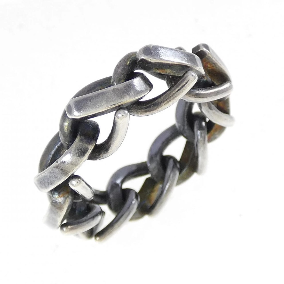 TIFFANY & CO. FORGED LINK RING: TIFFANY & Co. Forged Link Ring Brand: TIFFANY&Co. Type/Style: TIFFANY & Co. Ring Material: 925Silver, Color: silver Size: US7 1/4 Accessories: None Accessories Notice: When purchasing pre-owned