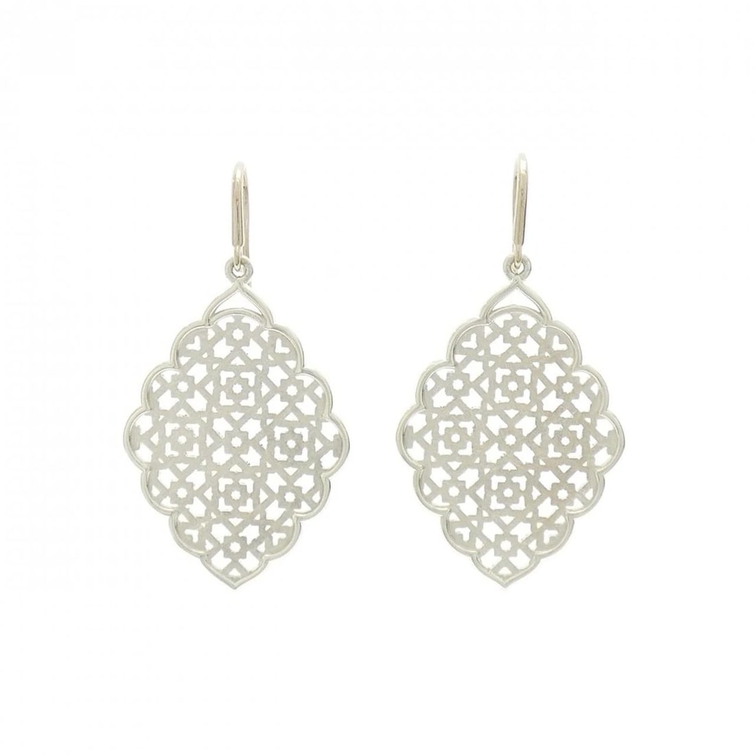 TIFFANY&CO. MARRAKECH PIERCE: TIFFANY&Co. Marrakech Pierce Brand: TIFFANY&Co. Type/Style: TIFFANY&Co. Pierce/Earring Material: 925Silver, Color: SILVER Size: Actual Size Approximate dimensions (height x width): 39.2mm x 26.1mm