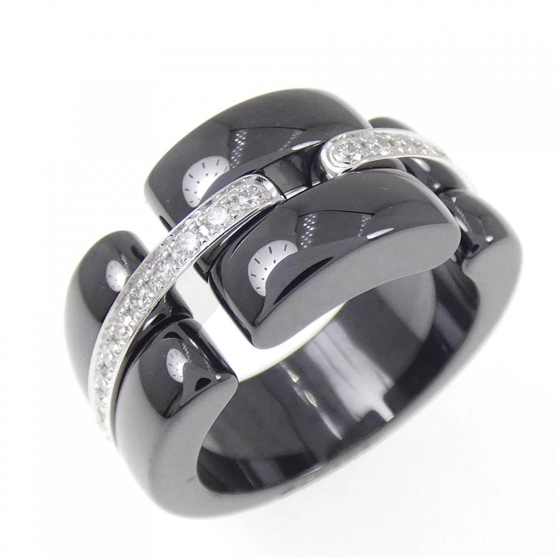 CHANEL ULTRA COLLECTION LARGE RING: Chanel Ultra Collection Large Ring Brand: CHANEL Type/Style: Chanel Ring Material: 750 white gold/ceramic, Main Stone Natural Color: 750 white gold/ceramic Size: US5 1/4(50) Accessories: None