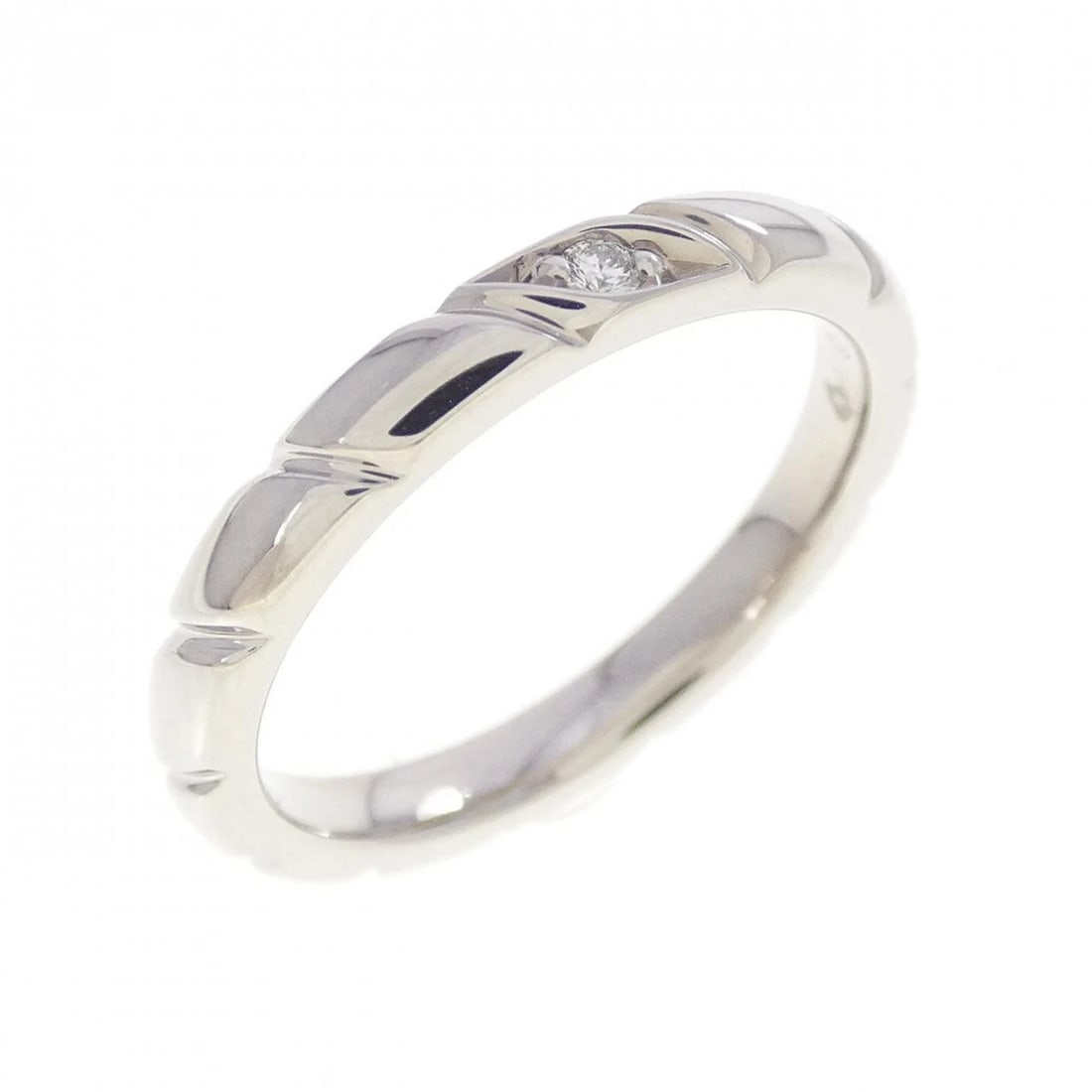 CHAUMET TORSADE RING: Chaumet Torsade Ring Brand: Chaumet Type/Style: Chaumet Ring Material: Platinum950, Main Stone Natural Color: SILVER Size: US5 1/4(50) Accessories: None Accessories Notice: When purchasing pre-owned