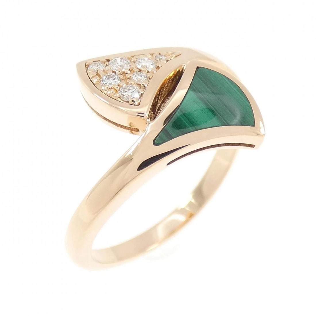 BVLGARI DIVA'S DREAM RING: Bvlgari Diva's Dream Ring Brand: BVLGARI Type/Style: Bulgari Ring Material: 750 Pink Gold, Main Stone Malachite Color: PINK GOLD Size: US6(52) Accessories: None Accessories Notice: When purchasing