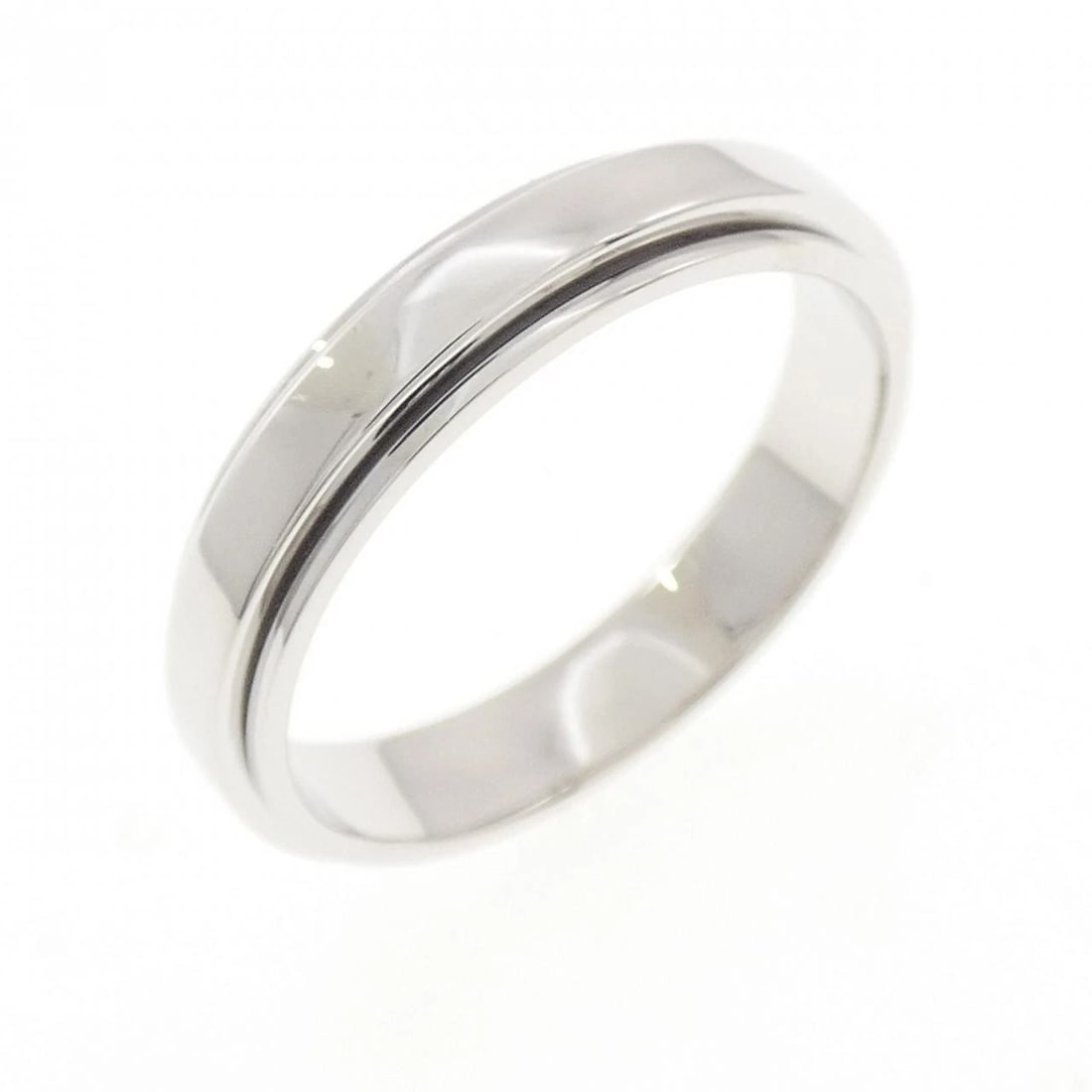PIAGET POSSESSION RING: PIAGET Possession ring Brand: PIAGET Type/Style: PIAGET Ring Material: 750 white gold, Color: White Gold Size: US9 1/2(61) Accessories: None Accessories Notice: When purchasing pre-owned g
