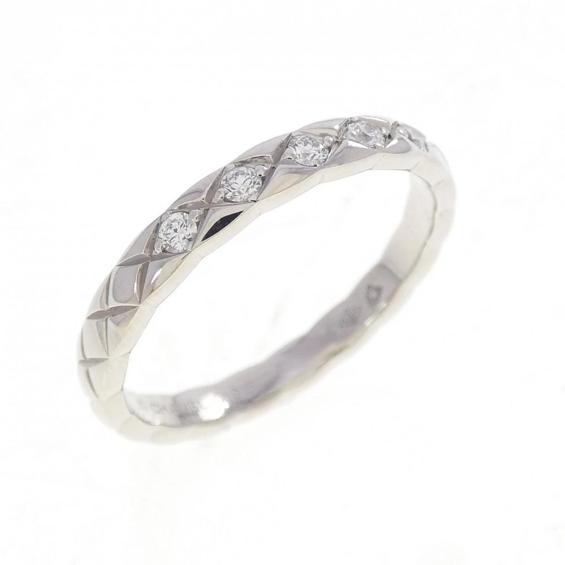 CHANEL COCO CRUSH SMALL RING: Chanel Coco Crush Small Ring Brand: CHANEL Type/Style: Chanel Ring Material: Platinum950, Main Stone Natural Color: SILVER Size: US7 1/4(55) Accessories: None Accessories Notice: When purchasing