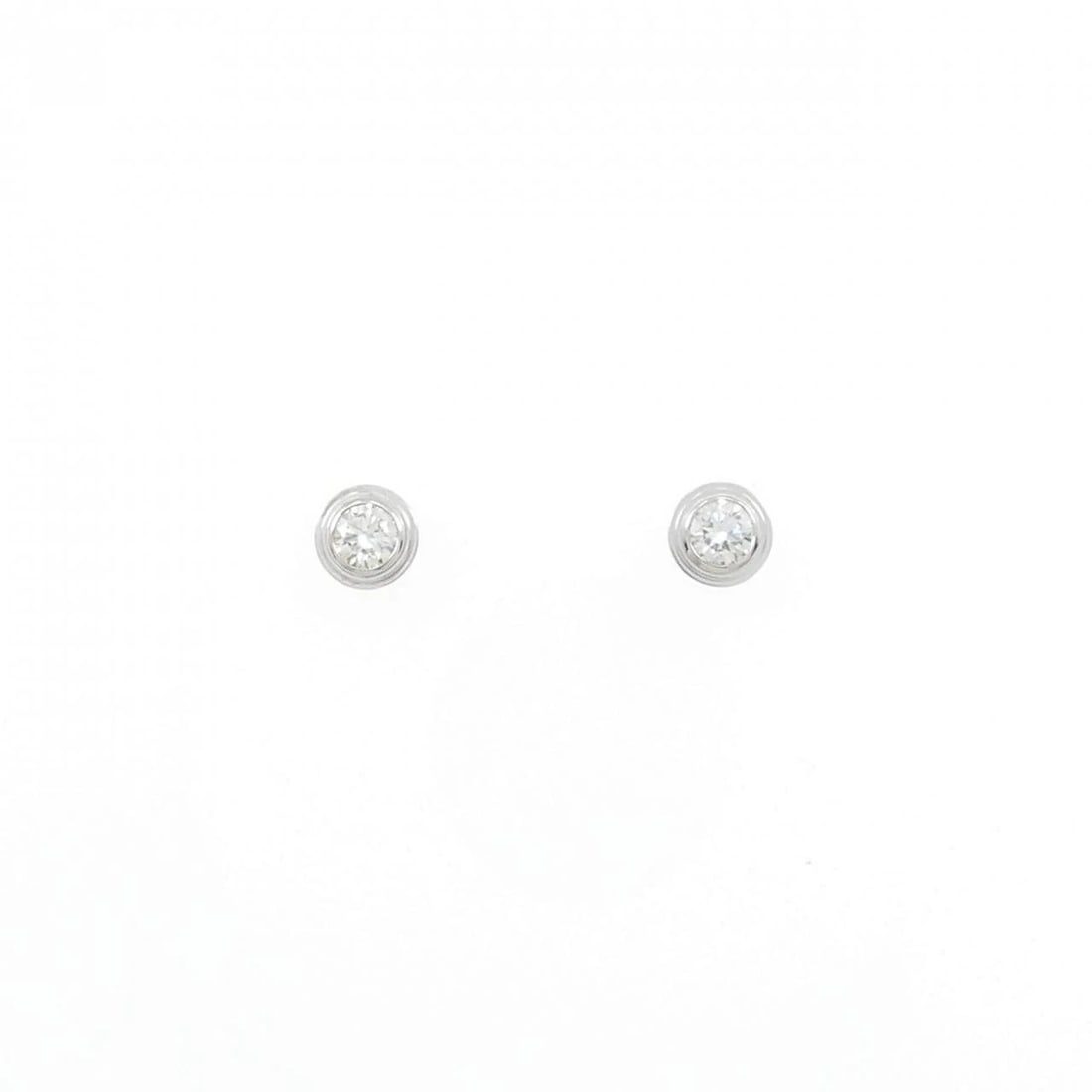 CARTIER D'AMOUR PIERCE: Cartier D'Amour Pierce Brand: CARTIER Type/Style: Cartier Pierce/Earring Material: 750 white gold, Main Stone Natural Color: WHITE GOLD Size: Actual Size Diameteraround: 4.4mm Accessories: None