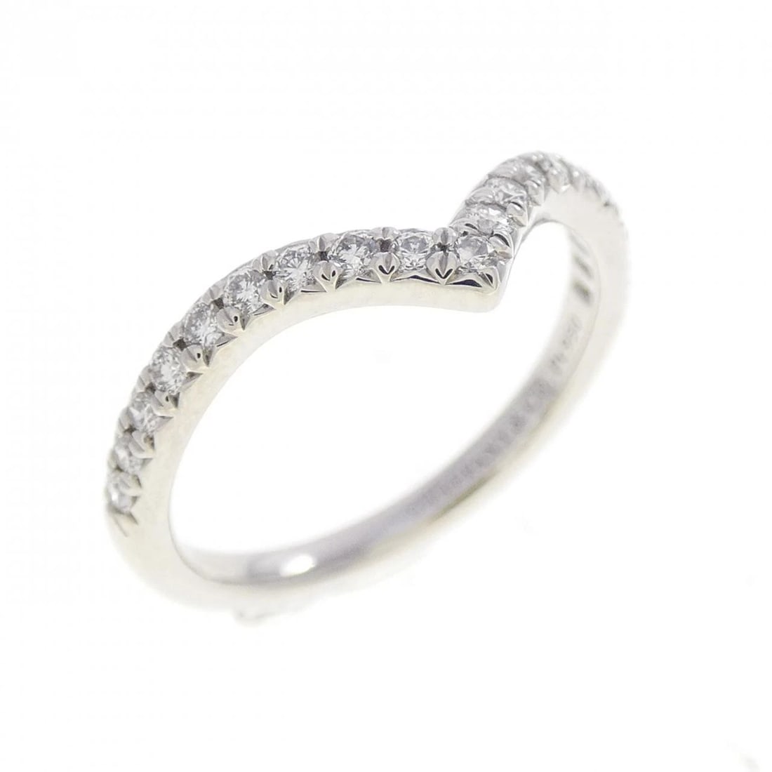 TIFFANY & CO. SOLESTE V-BAND RING: TIFFANY & Co. Soleste V-Band Ring Brand: TIFFANY&Co. Type/Style: TIFFANY & Co. Ring Material: Platinum950, Main Stone Natural Color: SILVER Size: US3 1/2 Accessories: None Accessories Notice: When