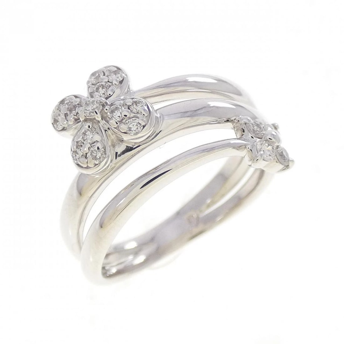 PONTE VECCHIO DIAMOND RING: Ponte Vecchio Diamond Ring Brand: Ponte Vecchio Type/Style: Ponte Vecchio Ring Material: K18 white gold, Main Stone Natural Color: WHITE GOLD Size: US4 1/2 Accessories: None Accessories Notice: When