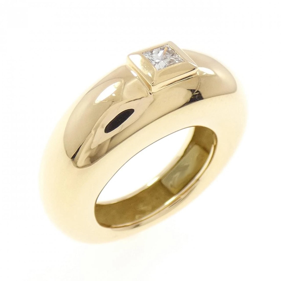 CHAUMET DIAMOND RING: Chaumet Diamond Ring Brand: Chaumet Type/Style: Chaumet Ring Material: Hall mark, Main Stone Natural Color: none Size: US5 1/4 Accessories: None Accessories Notice: When purchasing pre-owned goods,