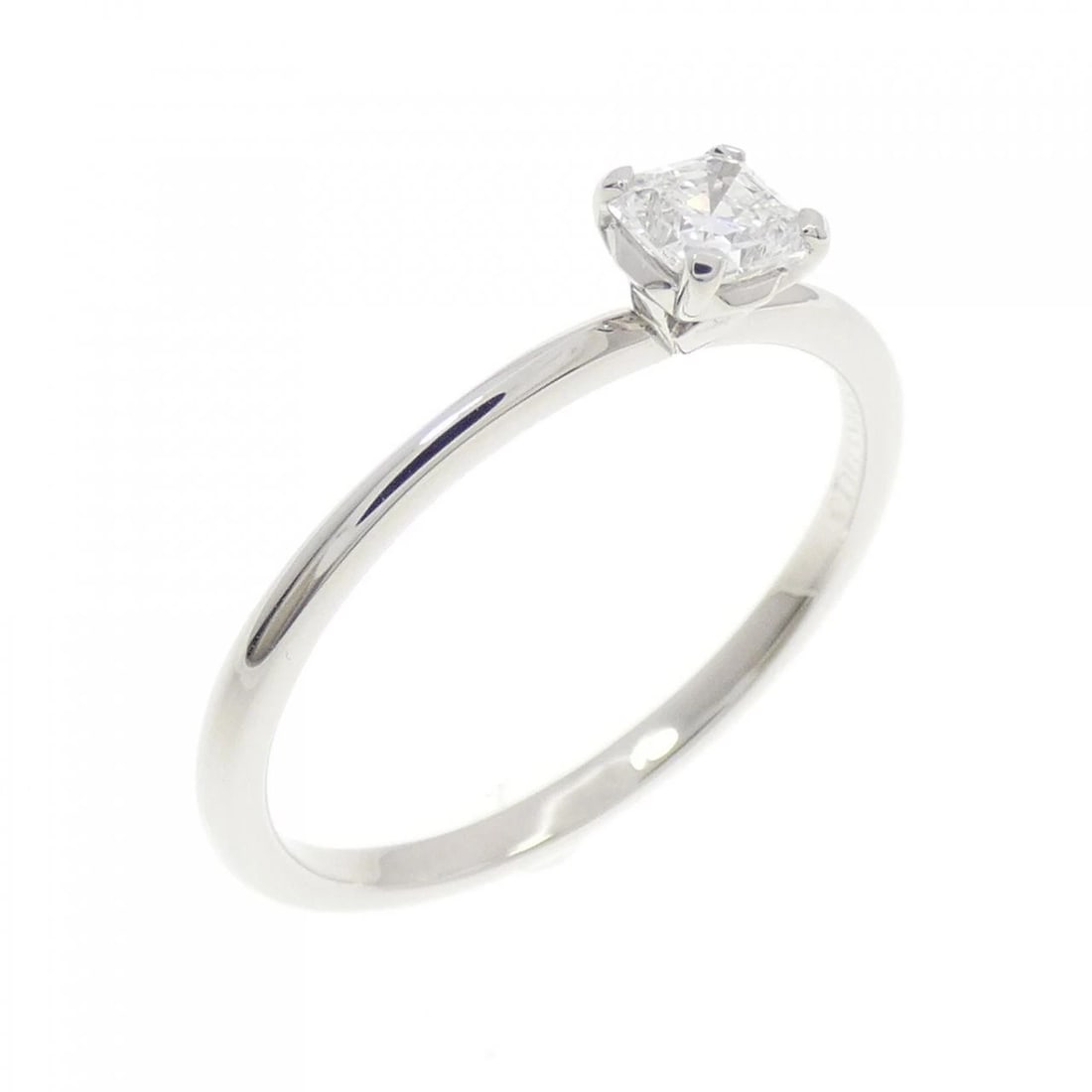 TIFFANY & CO. TRUE RING: TIFFANY & Co. True Ring Brand: TIFFANY&Co. Type/Style: TIFFANY & Co. Ring Material: Platinum950, Main Stone Natural Color: SILVER Size: US6 1/2 Accessories: None Accessories Notice: When purchasing