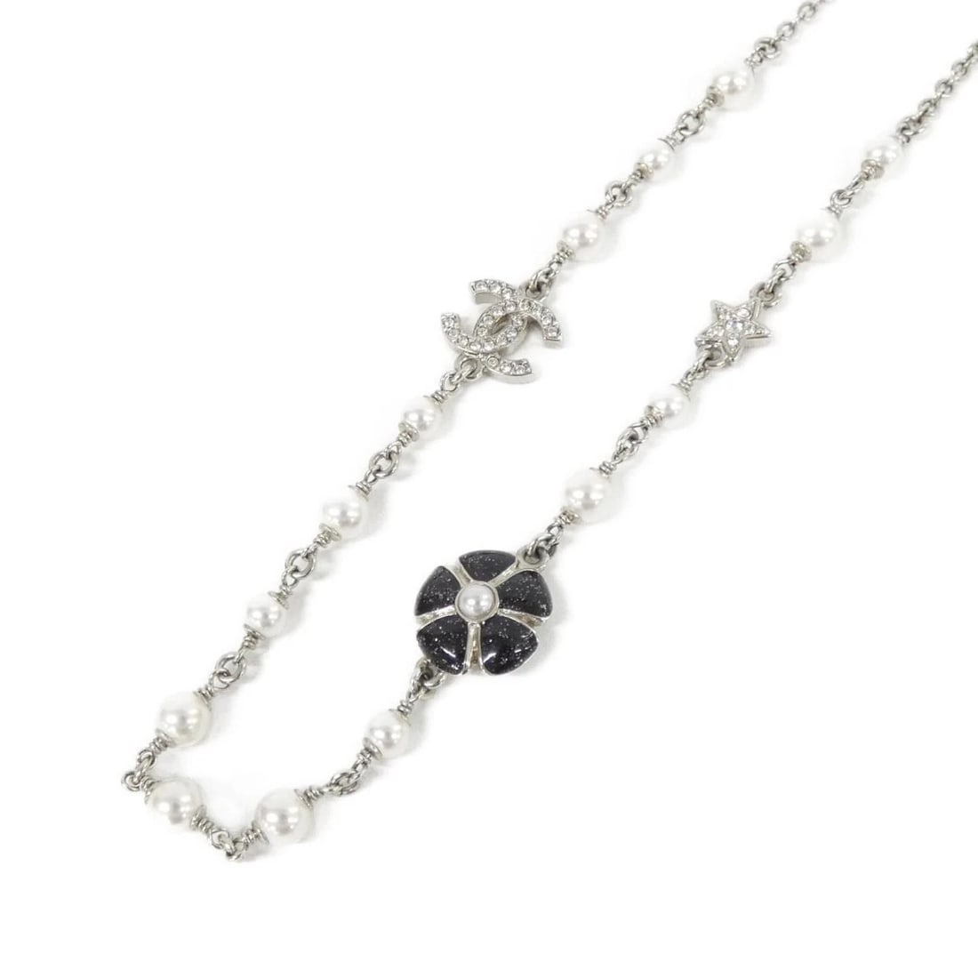 CHANEL NECKLACE: Chanel Necklace Brand: CHANEL Type/Style: Chanel Necklace Material: Fake pearl, Color: WHITE+BLACK+CRYSTAL (White + Black + Crystal Size: Length: 41-48mm cm Motif width x height: 1.5mm cm x 1.5mm cm