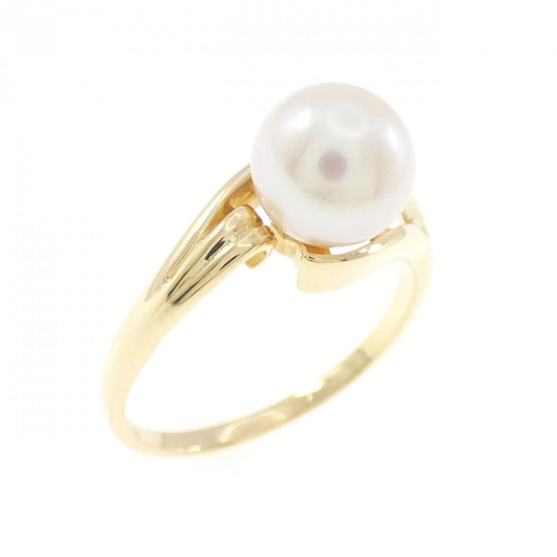 MIKIMOTO AKOYA PEARL RING: Mikimoto Akoya Pearl Ring Brand: MIKIMOTO Type/Style: Mikimoto Ring Material: K18 yellow gold, Main Stone Akoya Pearl Color: YELLOW GOLD Size: US5 3/4 Accessories: None Accessories Notice: When