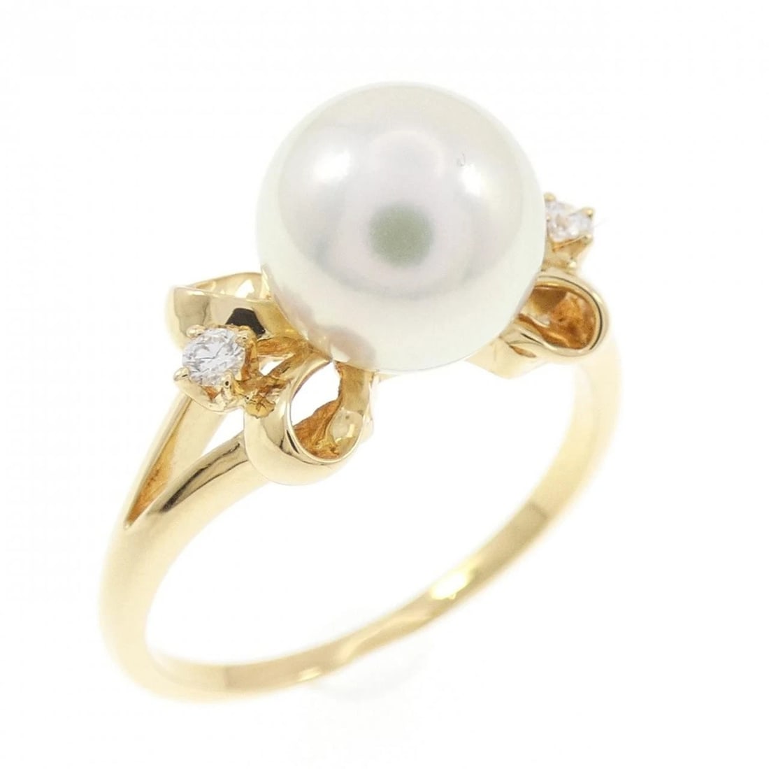 MIKIMOTO AKOYA PEARL RING: Mikimoto Akoya Pearl Ring Brand: MIKIMOTO Type/Style: Mikimoto Ring Material: K18 yellow gold, Main Stone Akoya Pearl Color: YELLOW GOLD Size: US6 1/4 Accessories: None Accessories Notice: When