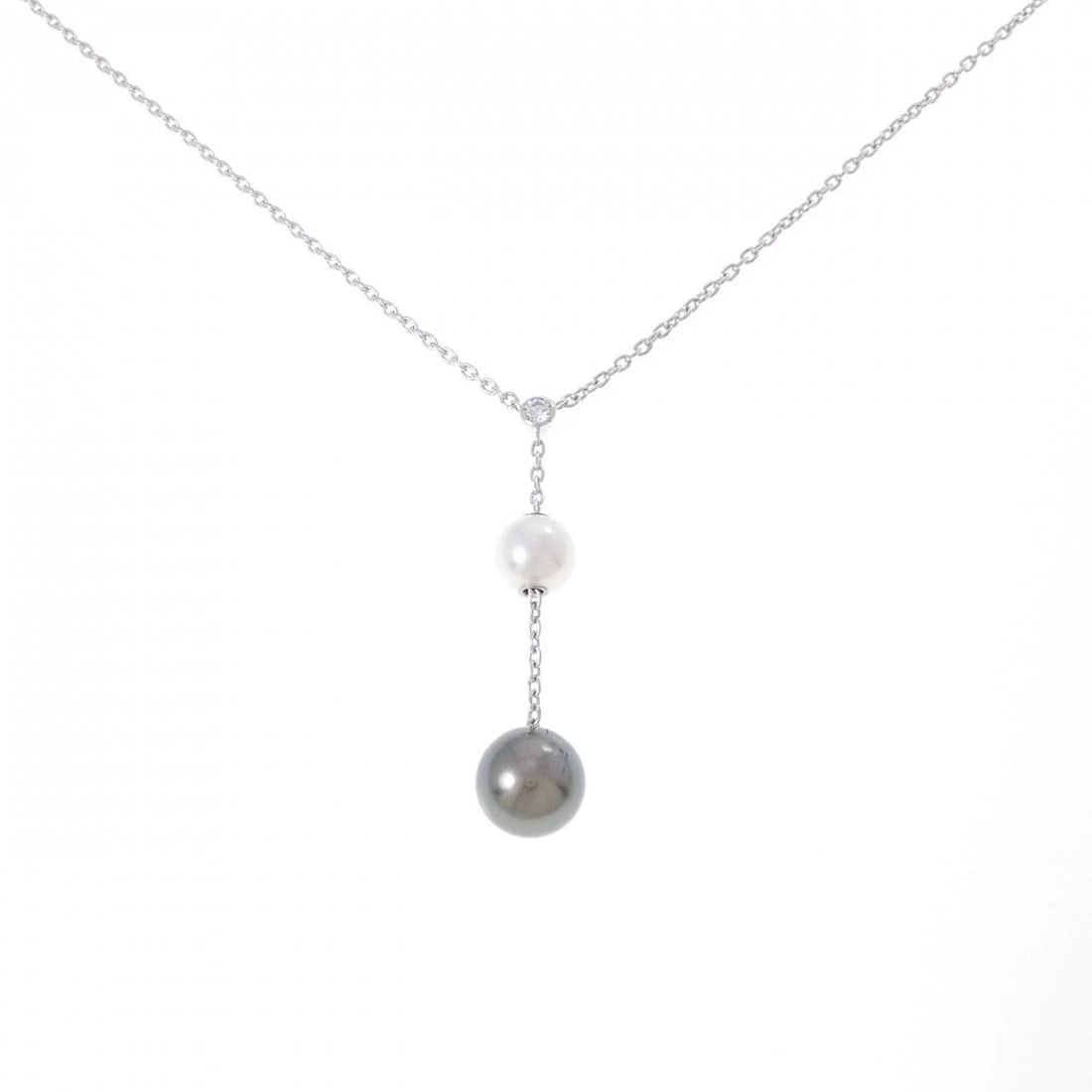MIKIMOTO PEARL NECKLACE: Mikimoto Pearl Necklace Brand: MIKIMOTO Type/Style: Mikimoto Necklace Material: K18 white gold, Main Stone Akoya Pearl Color: White Gold Size: length 42cm Actual Size Pendant length approx. x width