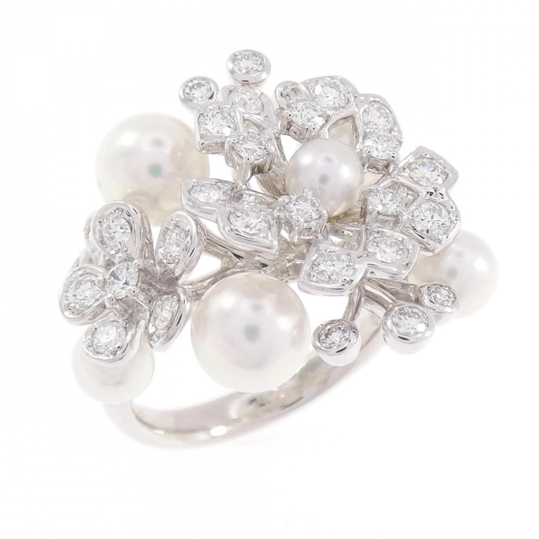 MIKIMOTO BLOOM RING: Mikimoto Bloom Ring Brand: MIKIMOTO Type/Style: Mikimoto Ring Material: K18 white gold, Main Stone Akoya Pearl Color: White Gold Size: US5 3/4 Accessories: None Accessories Notice: When purchasing