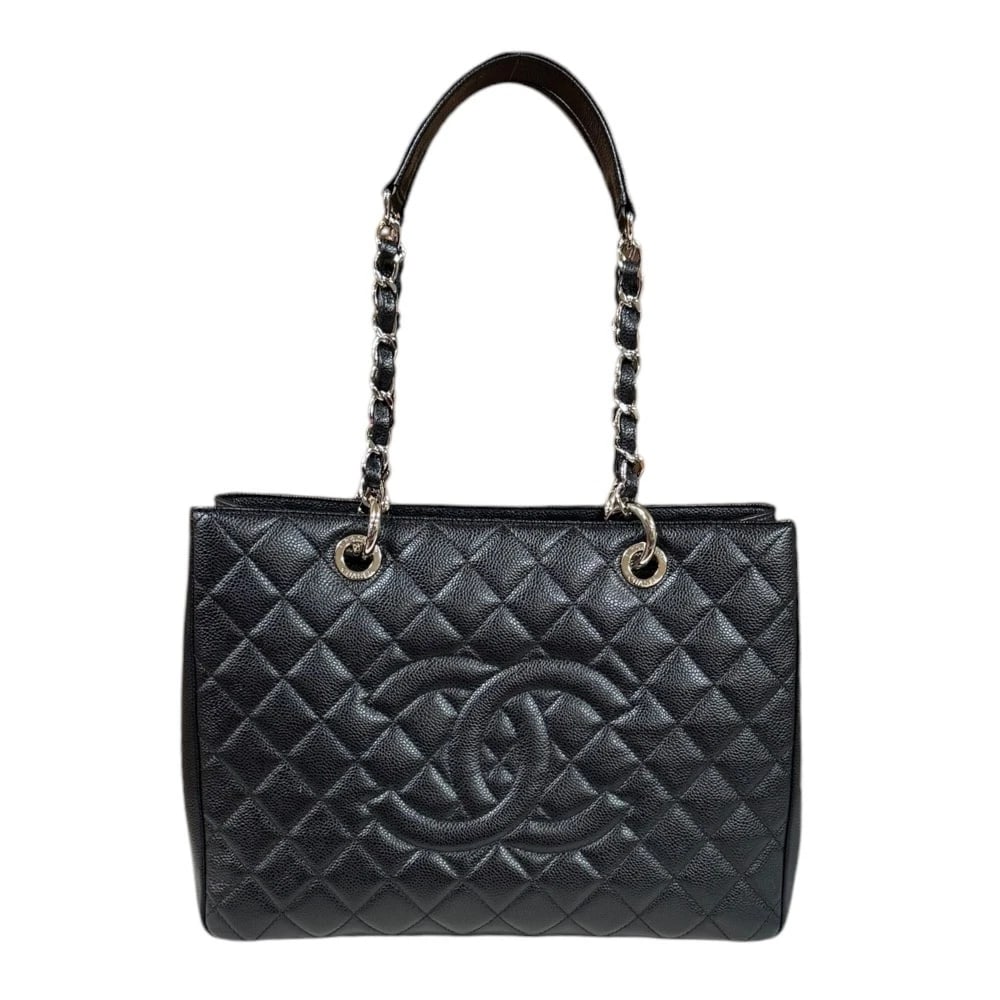 CHANEL TOTE BAG CAVIAR SKIN CHAIN MATRASSE TOTE: CHANEL Tote Bag Caviar skin Chain Matrasse tote Brand: CHANEL Type/Style: Tote Bag Material: Exterior Material Caviarskin Color: Exterior color black Size: W13.0 x H9.4 x D5.1inch Accessories: Non
