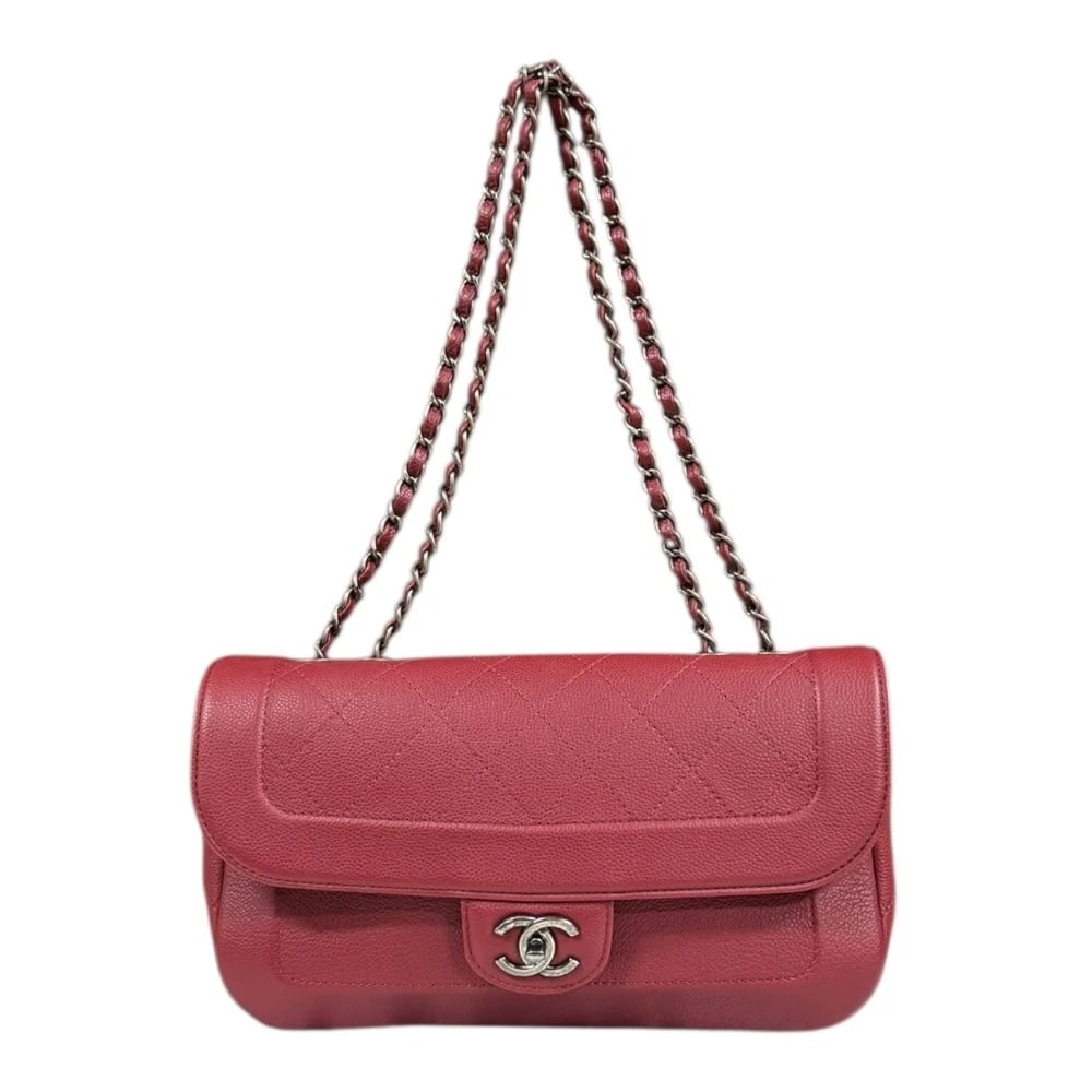 CHANEL SHOULDER BAG LEATHER WCHAIN MATRASSE: CHANEL Shoulder Bag leather WChain Matrasse Brand: CHANEL Type/Style: Shoulder Bag Material: Exterior Material leather Color: Exterior color Red Size: W12.6 x H7.1 x D3.9inch Accessories: None