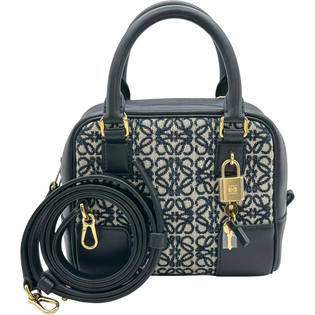 LOEWE SQUARE BLACK ANAGRAM JACQUARD/CALF SHOULDER BAG: LOEWE Square Black Anagram Jacquard/Calf Shoulder Bag Brand: LOEWE Type/Style: Shoulder Bag Material: Anagram Jacquard/Calf Color: black Size: W: 16cm / H: 12cm / D: 8cm Accessories: None Accessories