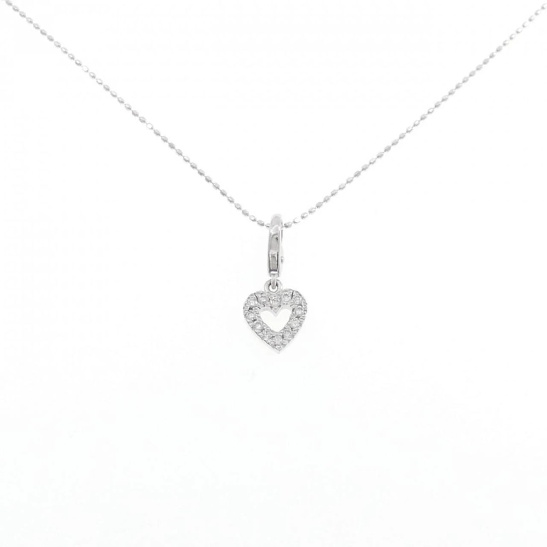 K18WG HEART DIAMOND NECKLACE: K18WG Heart Diamond Necklace Brand: Unbranded Type/Style: Diamond Necklace Material: K18WG, Color: WG Size: Size Length 40cm Accessories: None Accessories Notice: When purchasing pre-owned goods,